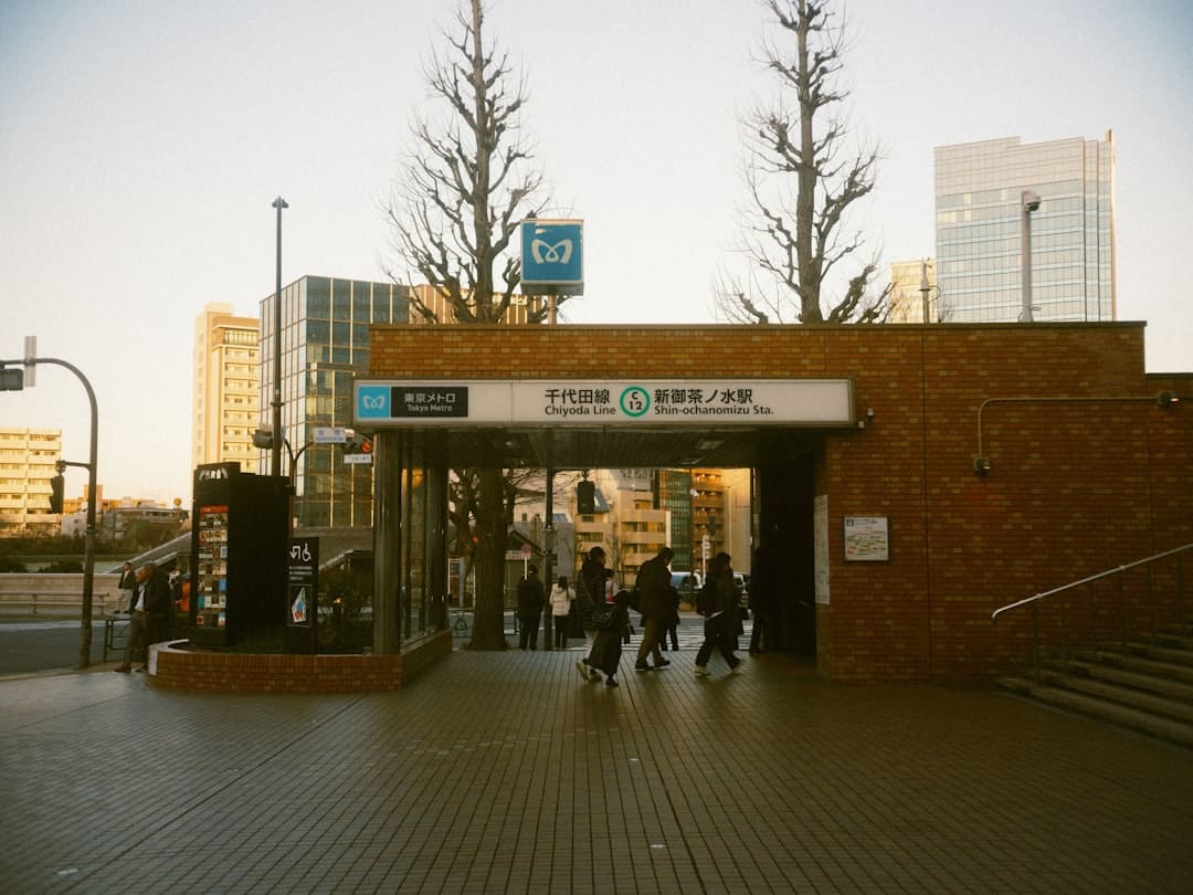 2025年暑期档总票房破100亿